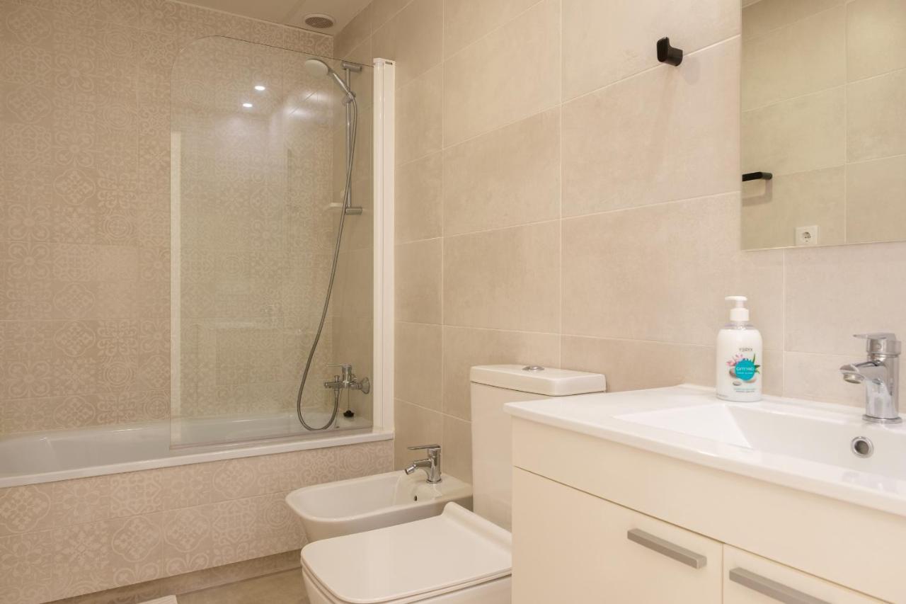 Bright, Brand New & Very Comfortable Apartment Valencia Eksteriør billede